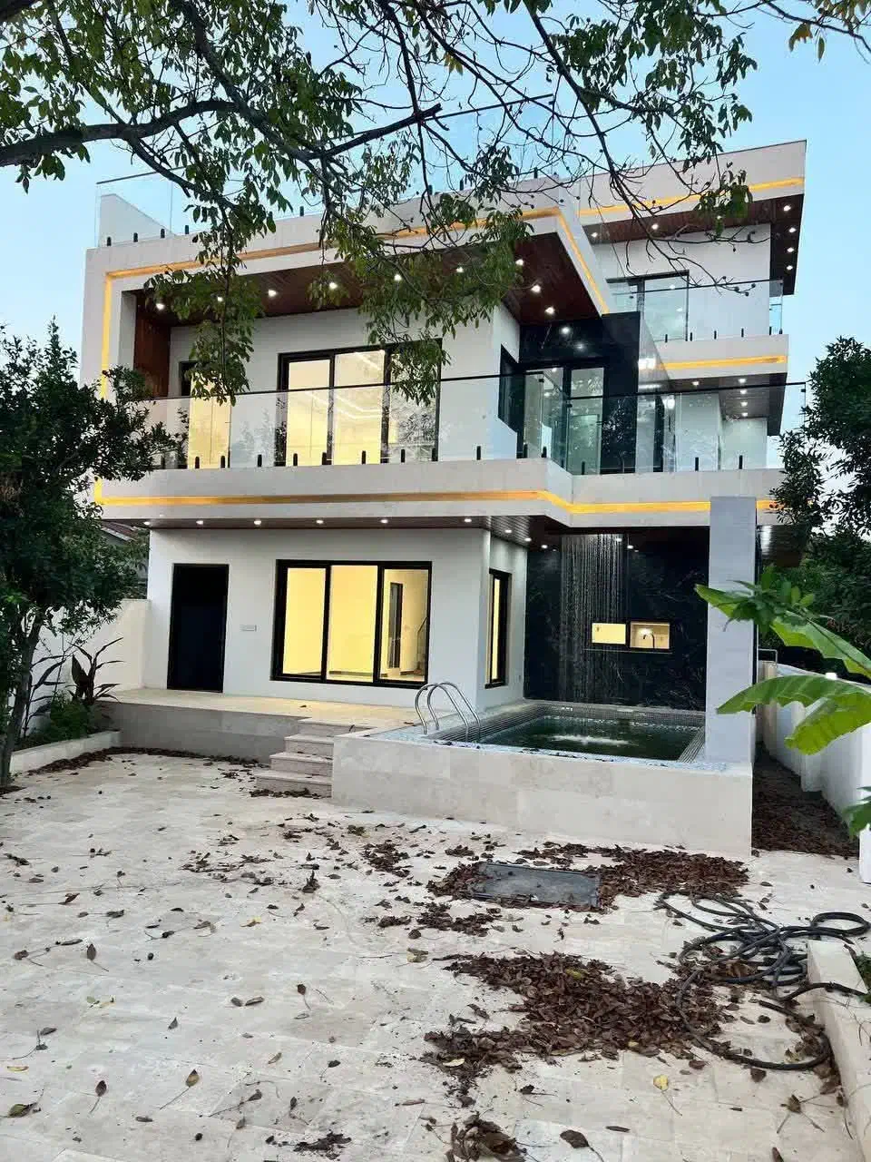 ویلا تریبلکس ۳۰۰م سندار شهرکی ویو بی نظیرو رویایی|فروش خانه و ویلا|تهران, تهرانپارس جنوبی|دیوار