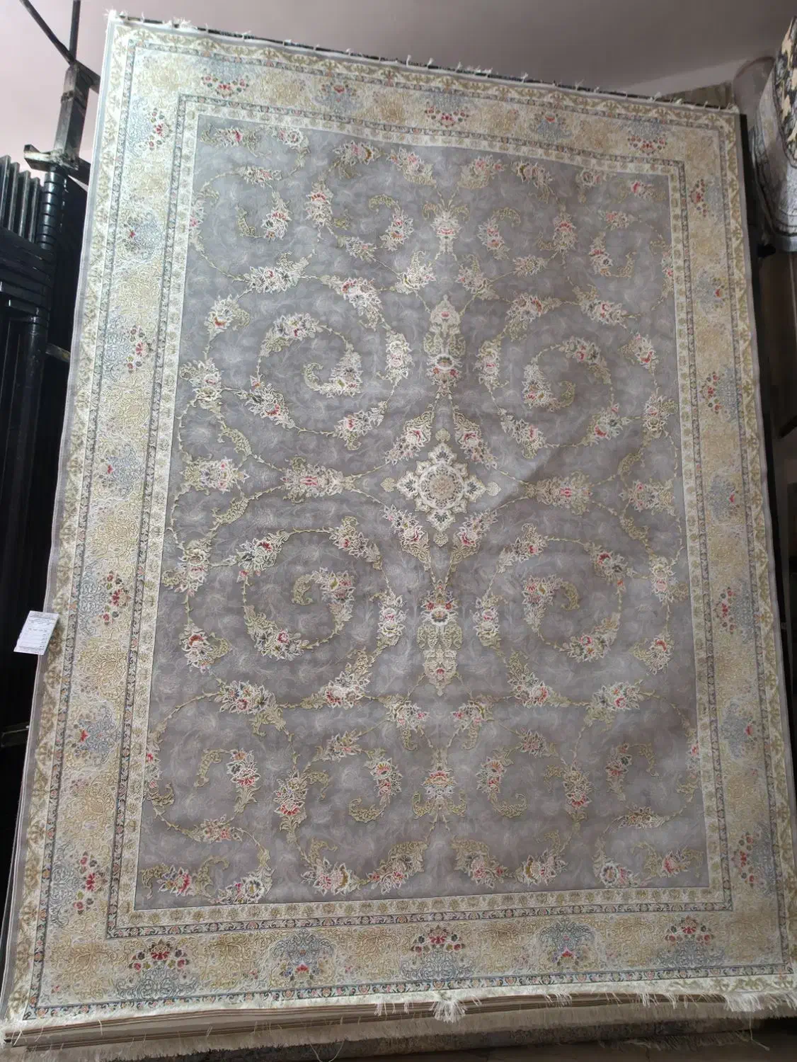 حراج یه تعداد فرش ۱۲۰۰ شانه به قیمت پارسال|فرش|ملارد, |دیوار