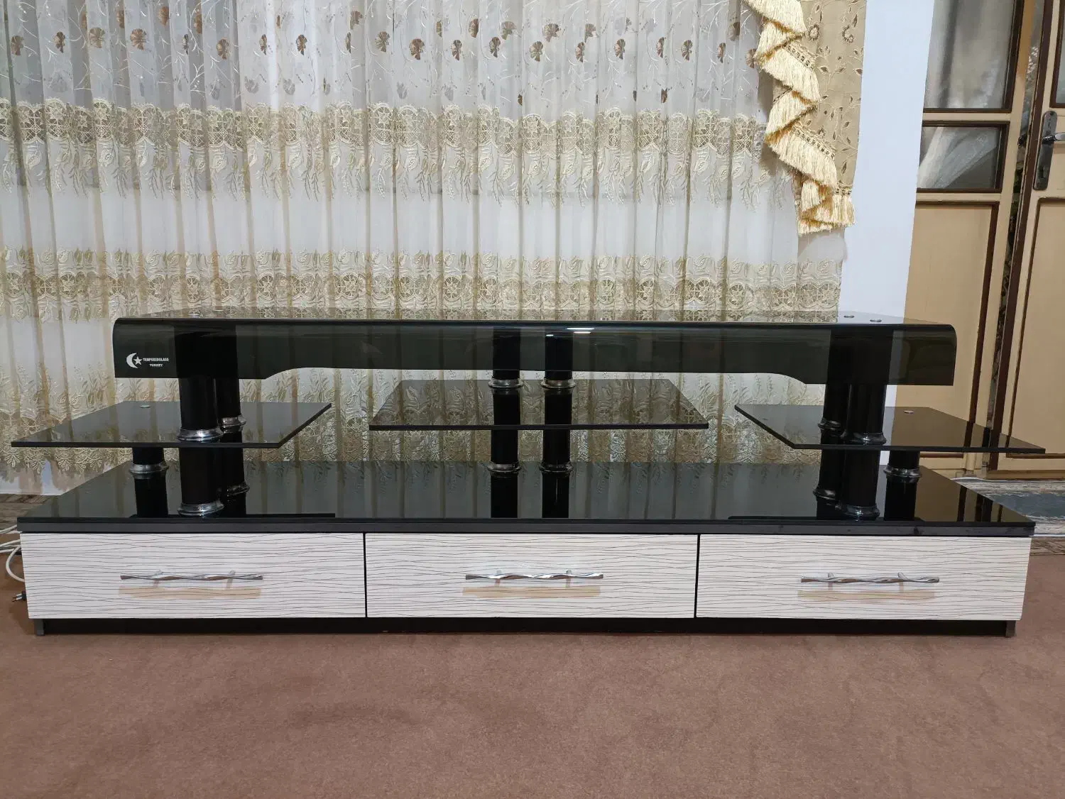 میز تلویزیون بسیار شیک و تمیز|میز تلویزیون|ارومیه, |دیوار