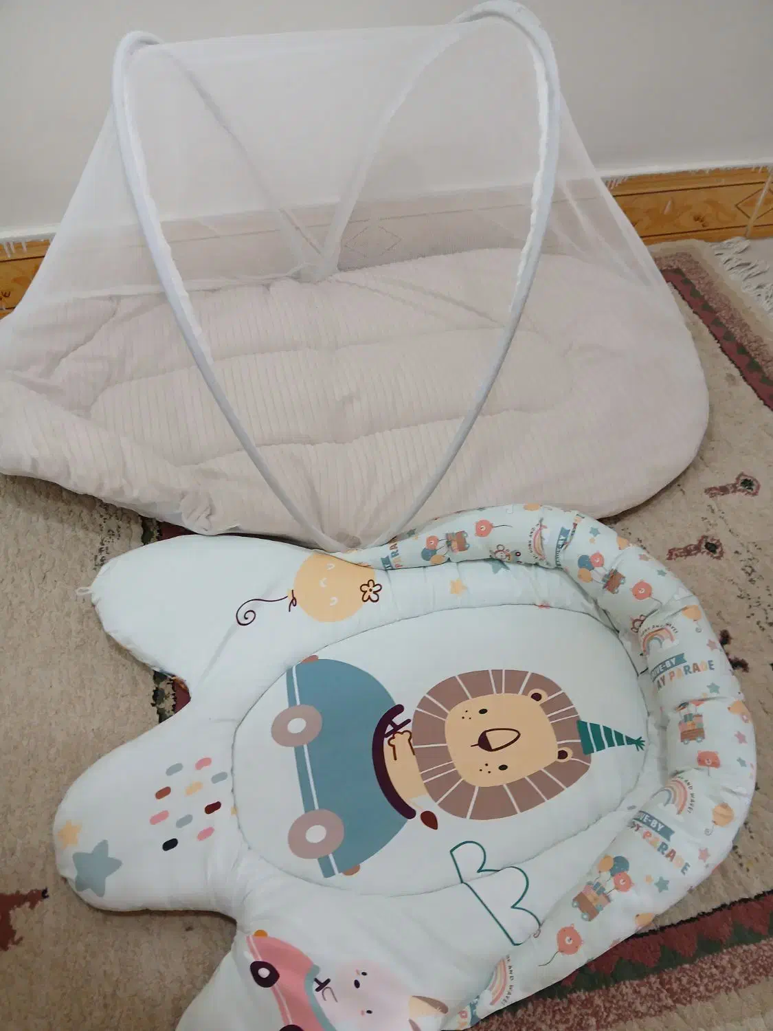 پشه بند و قنداق سویسی|اسباب و اثاث بچه|ملایر, |دیوار