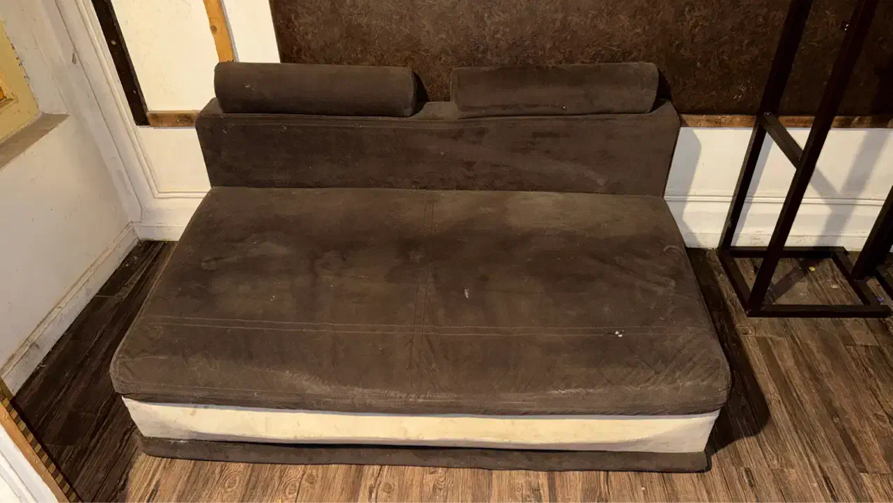 ۳ تیکه مبل ( رایگان )|مبلمان خانگی و میز عسلی|رشت, سعدی (تختی)|دیوار