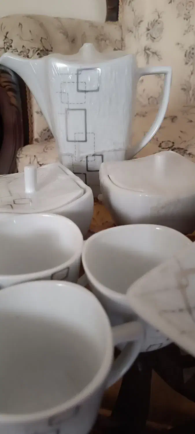 سرویس چینی ۱۸ نفره تقدیس|ظروف سرو و پذیرایی|تهران, منیریه|دیوار