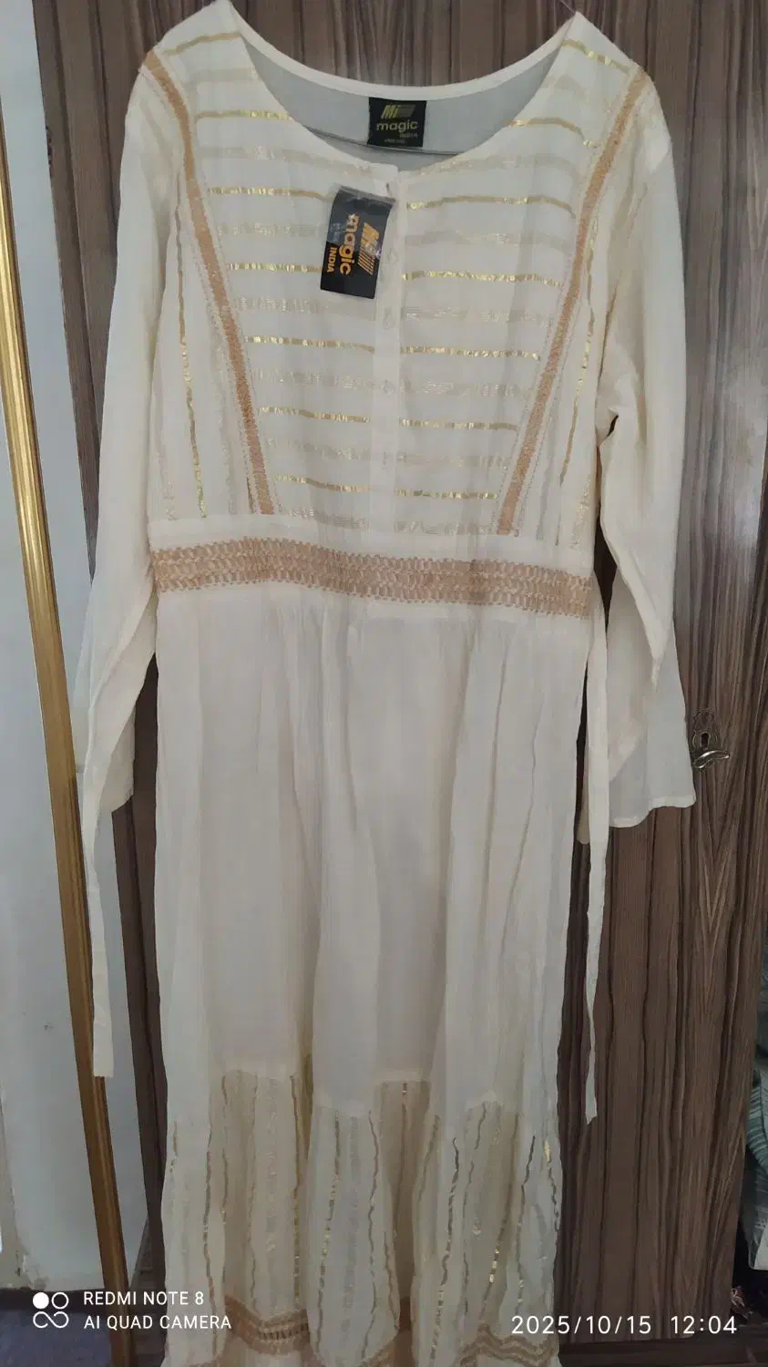 پیراهن ساحلی|لباس|کاشان, ملا حبیب‌الله شریف|دیوار