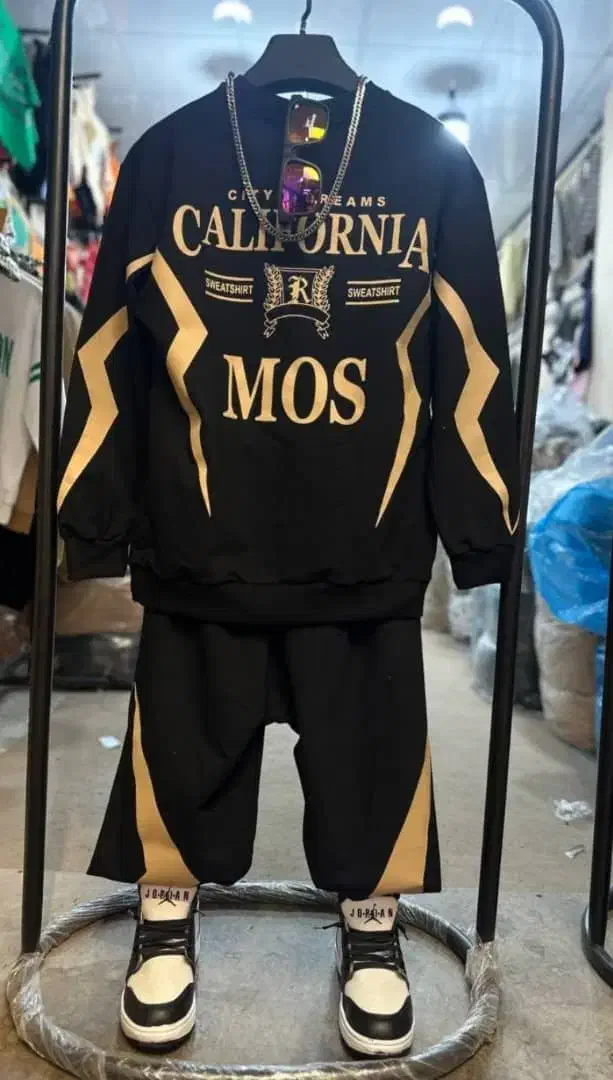 پوشاک|لباس|القجر, |دیوار