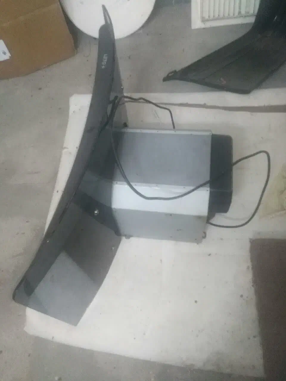 هود لتو اسپانیایی|هود|بیرجند, |دیوار