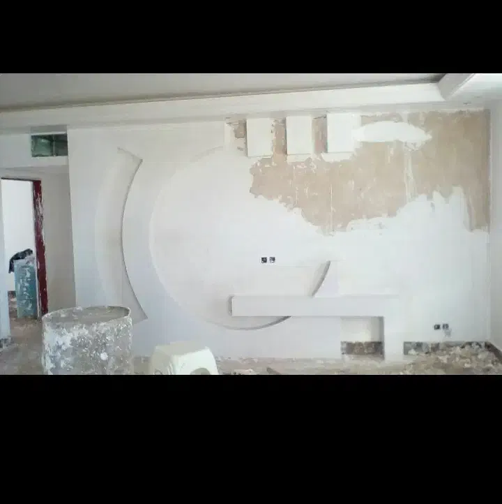 بطری نوشابه فروشی.|ظروف نگهدارنده، پلاستیکی، یک‌بارمصرف|تایباد, |دیوار