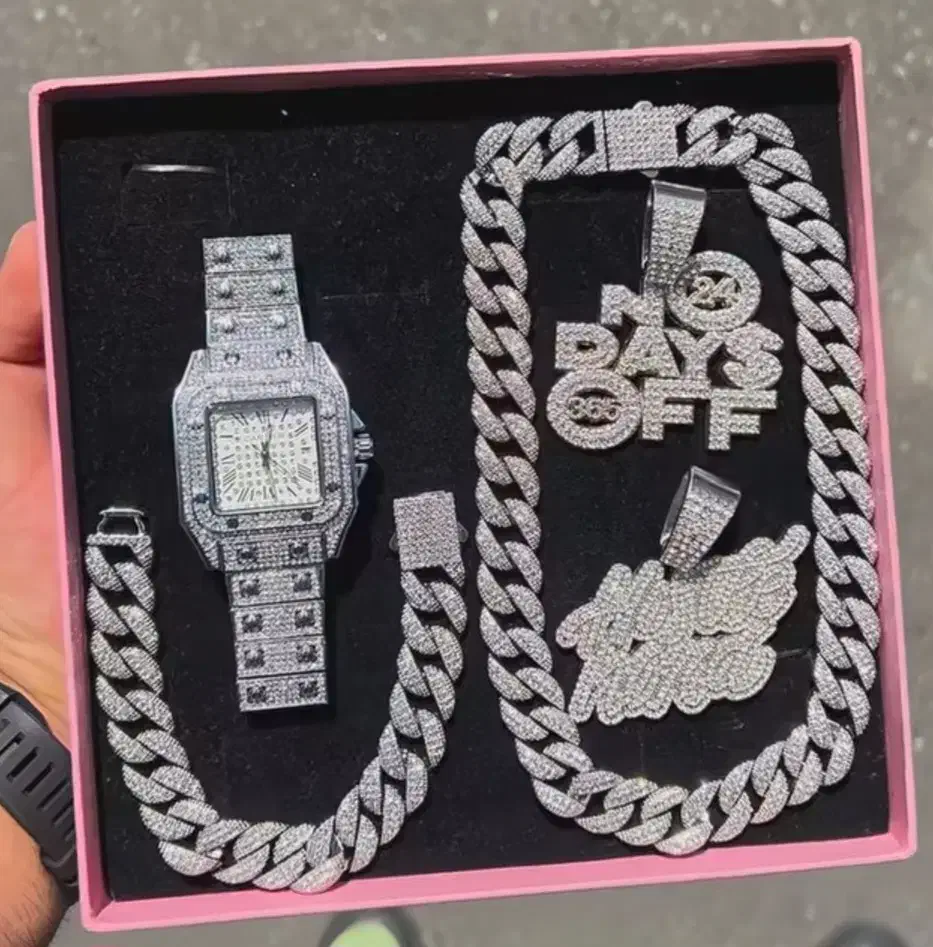 انواع گردنبند و دستبند فول نگین|بدلیجات|تهران, شیخ هادی|دیوار