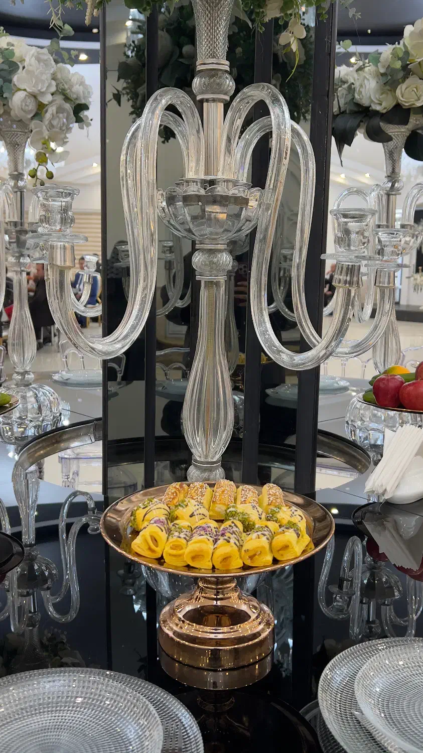 عمارت سفید چهارباغ|خدمات پذیرایی، مراسم|چهارباغ, |دیوار