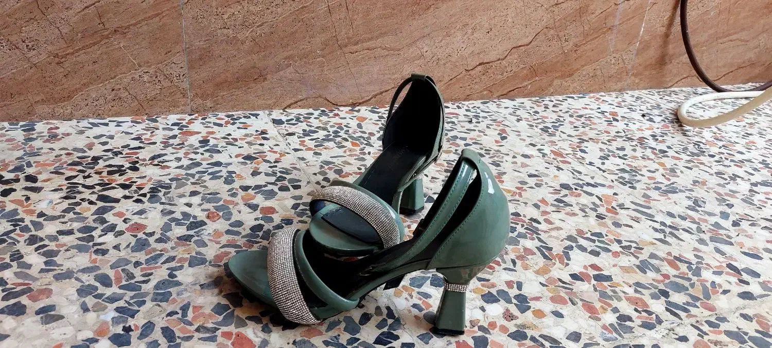 کفش|کیف، کفش، کمربند|اندیمشک, |دیوار