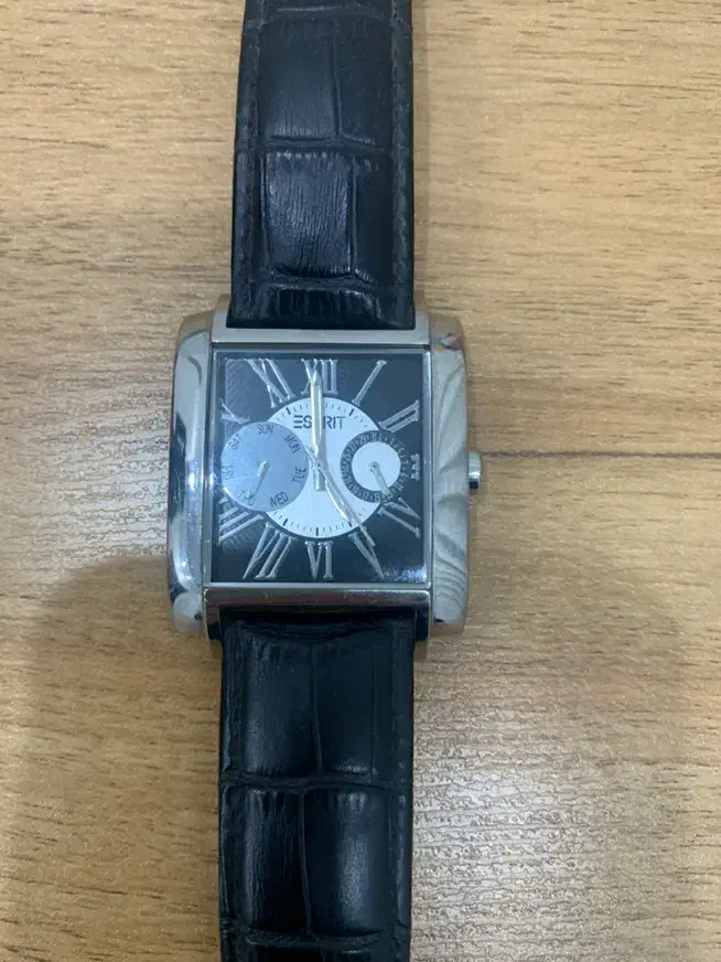 ساعت sprit|ساعت|تهران, خواجه نظام الملک|دیوار