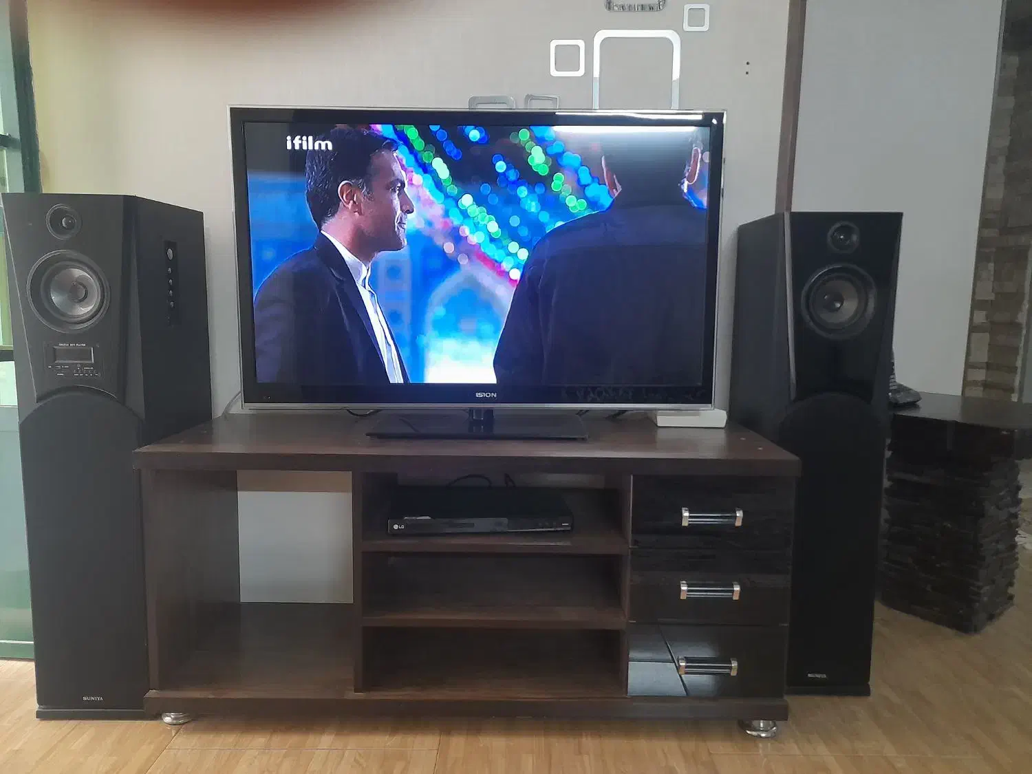 لوازم منزل|تلویزیون و پروژکتور|کرج, بنیاد|دیوار