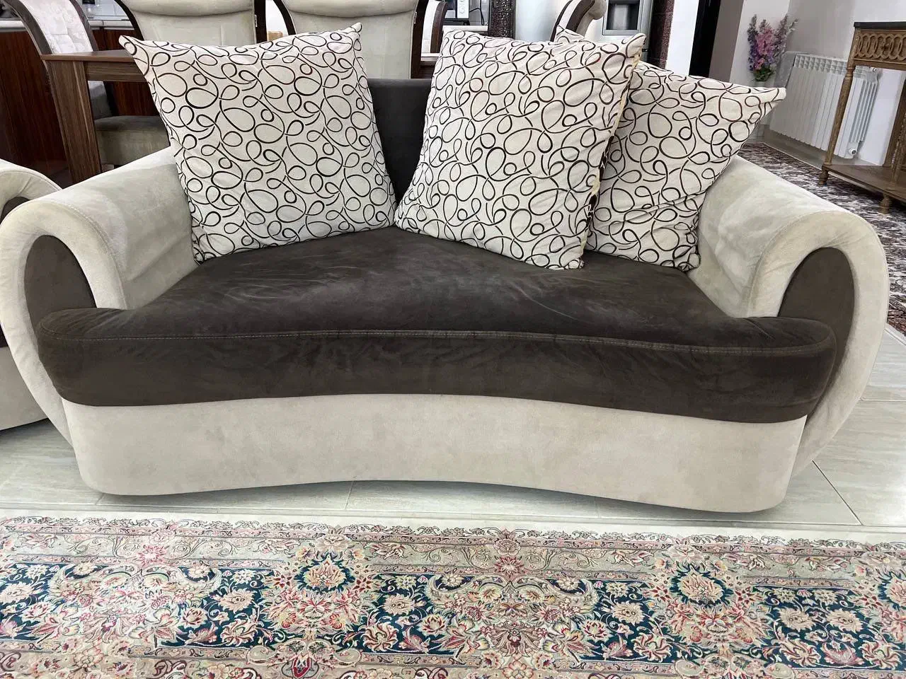 مبل هفت نفره با جلو مبلی|مبلمان خانگی و میز عسلی|تالش, هشتپر|دیوار