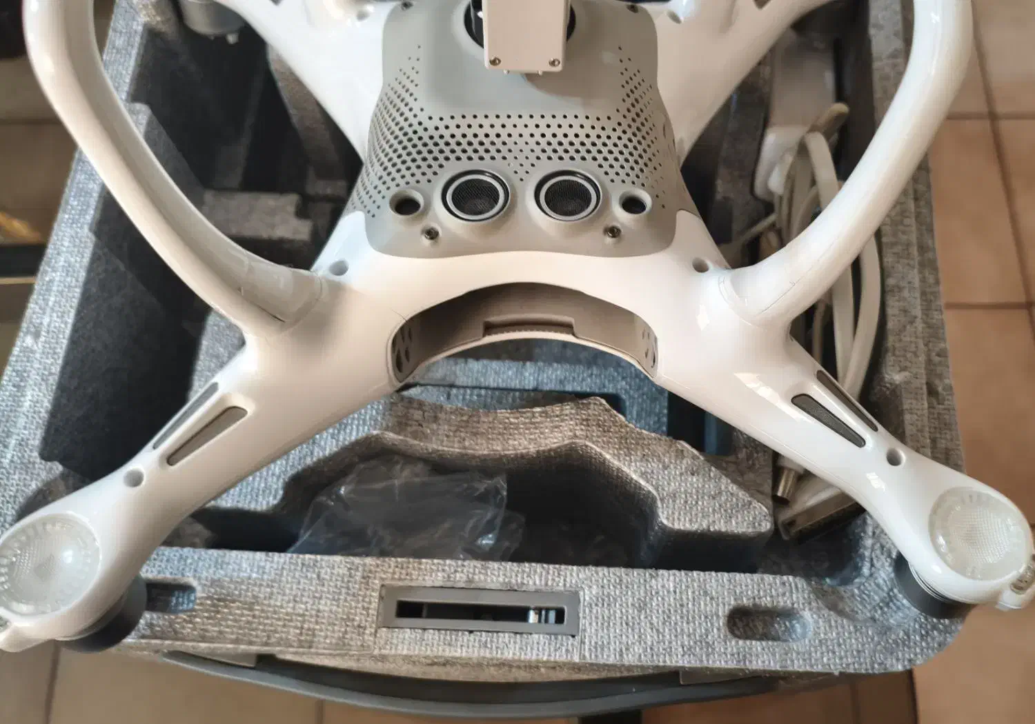 فانتوم ۴ تمیز و سالم PHANTOM 4|دوربین عکاسی و فیلم‌برداری|تهران, جمهوری|دیوار