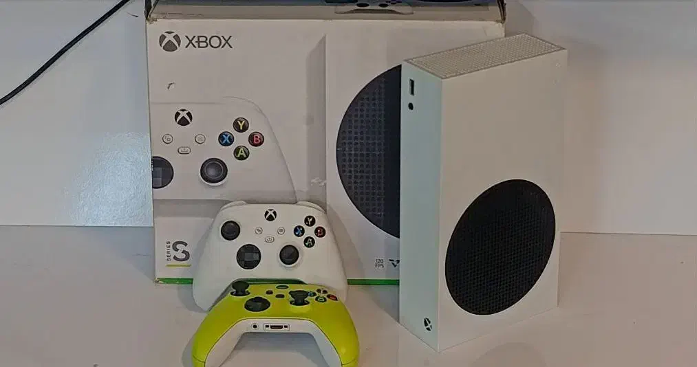 xbox serise s دو دسته اصلی|کنسول، بازی ویدئویی و آنلاین|اصفهان, سعادتآباد|دیوار