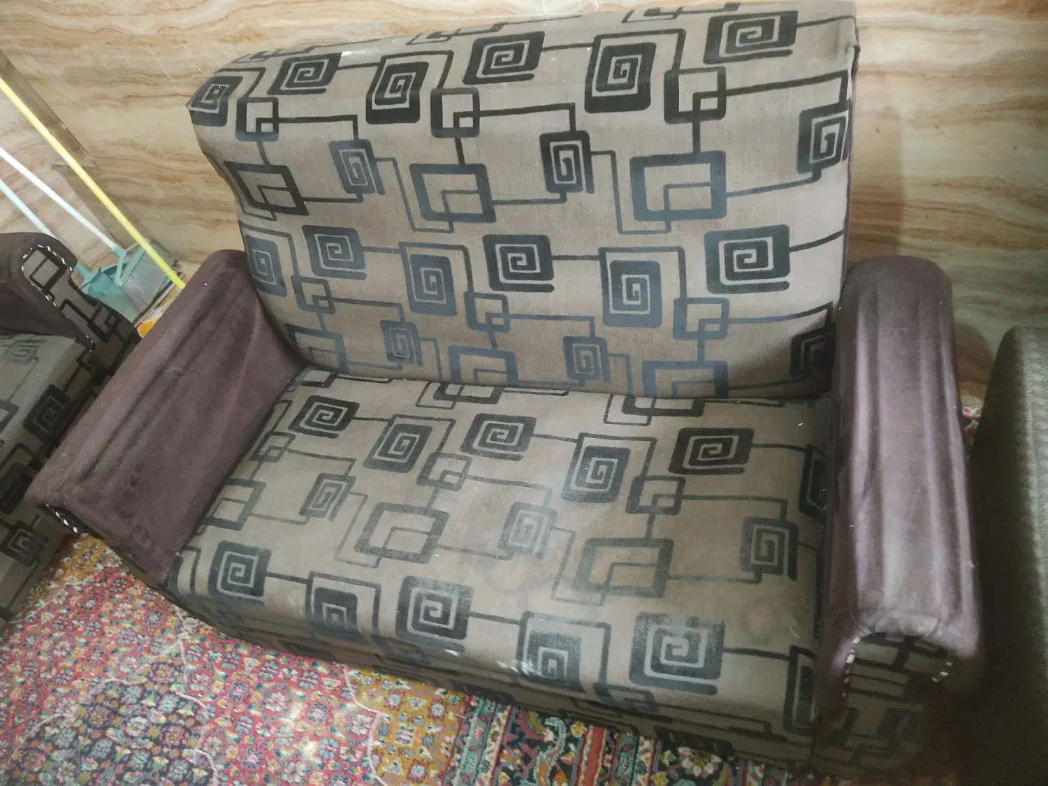 مبل هفت نفره کاملا سالم|مبلمان خانگی و میز عسلی|رشت, جماران|دیوار