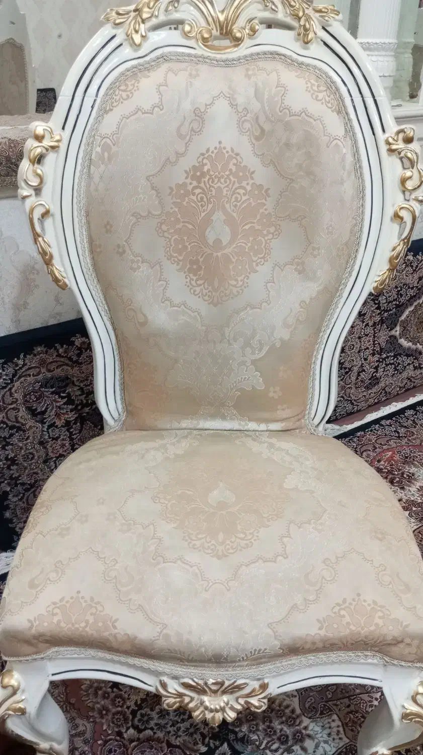 مبل سلطنتی و کلاسیک نه نفره|مبلمان خانگی و میز عسلی|قم, زاویه|دیوار