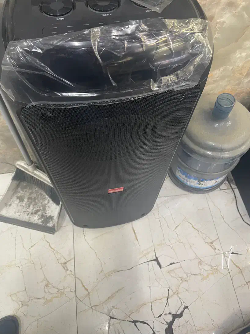 اسپیکر بلوتوثی همراه با میکروفن نو|پخشکننده همراه|تهران, شیوا|دیوار