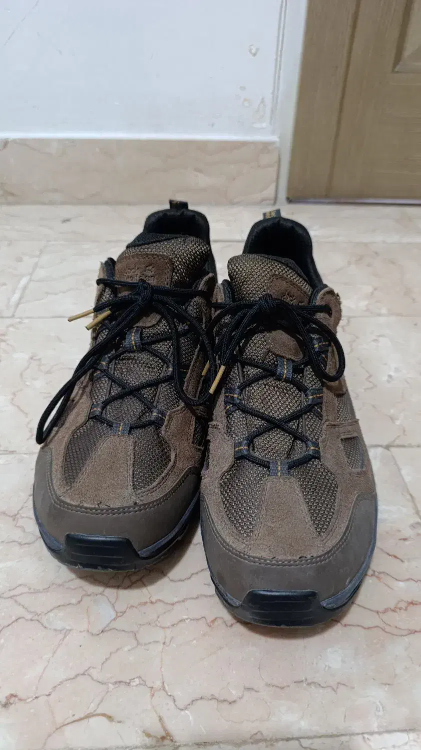 دو جفت کفش jackwolfskinسایز ۴۸ و ۴۰|کیف، کفش، کمربند|تهران, شمسآباد|دیوار