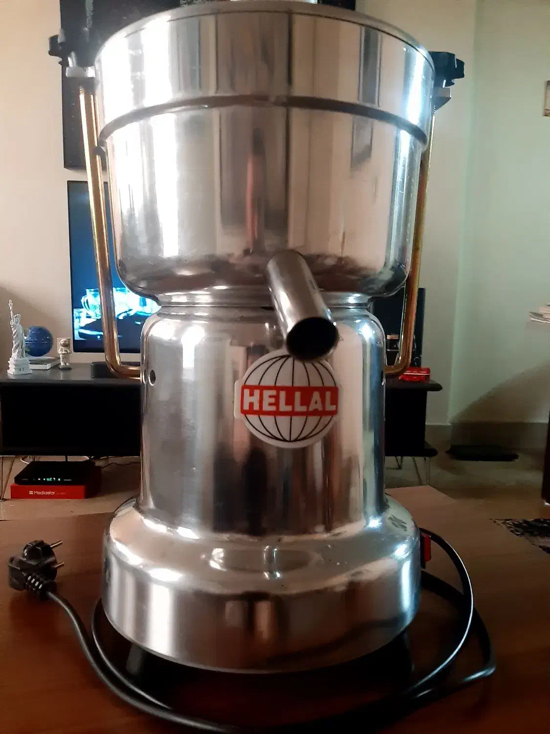 آبمیوه گیری صنعتی هلال G100|آبمیوه‌گیر و آب‌مرکبات‌گیر|تهران, سلسبیل جنوبی|دیوار