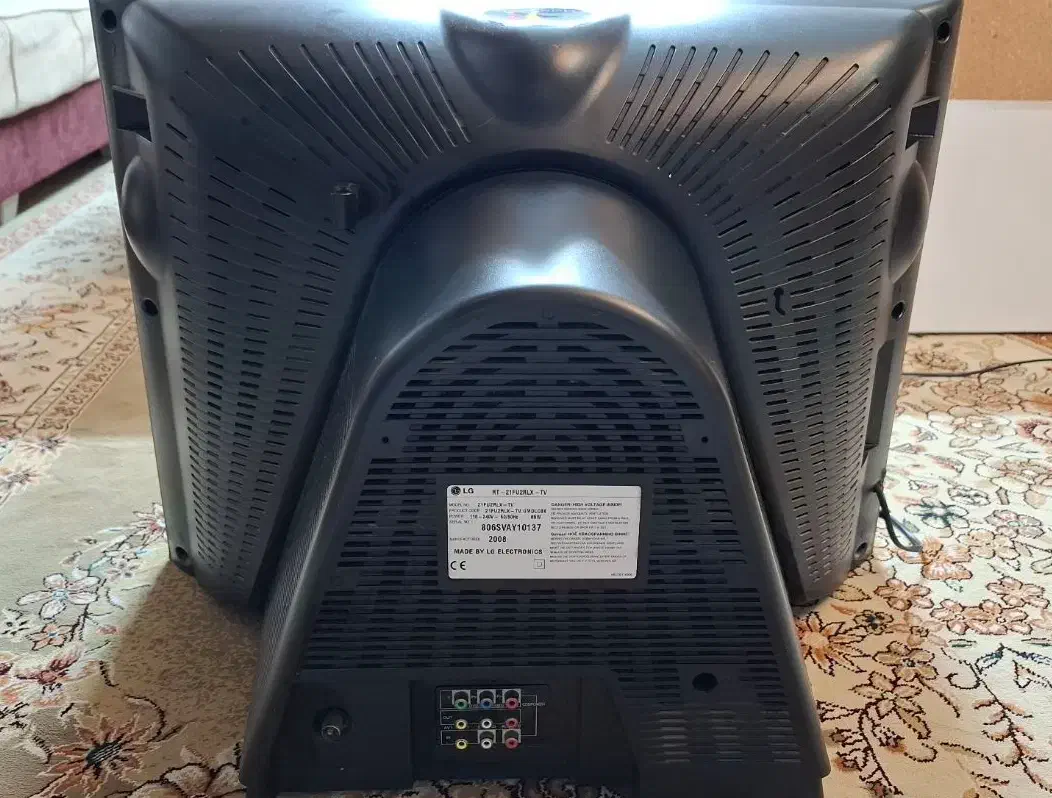 تلویزیون LG21 و میز تلوزیون sonorous|تلویزیون و پروژکتور|شاهین‌شهر, گرگاب|دیوار