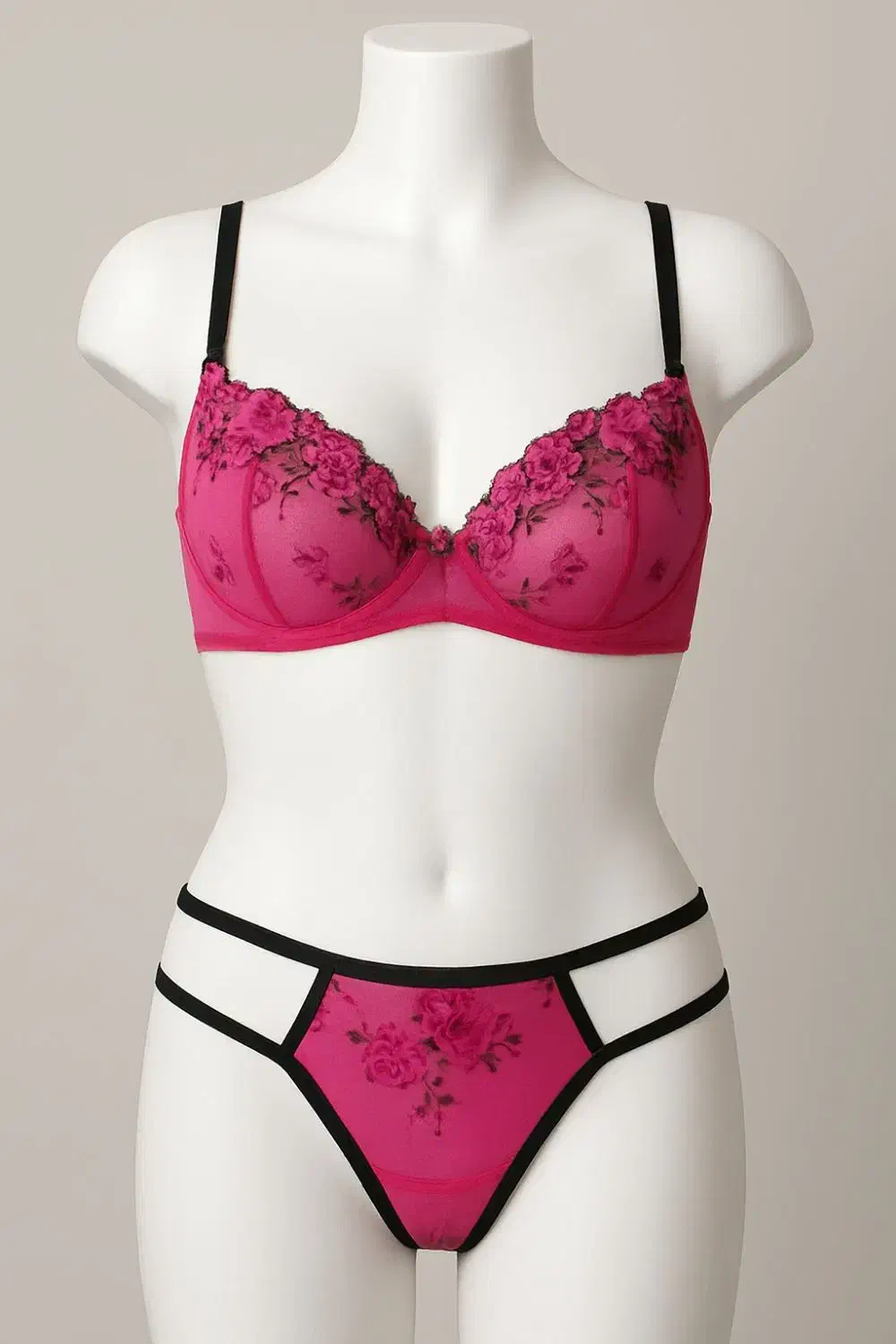 سوتین هندی|لباس|مرند, |دیوار