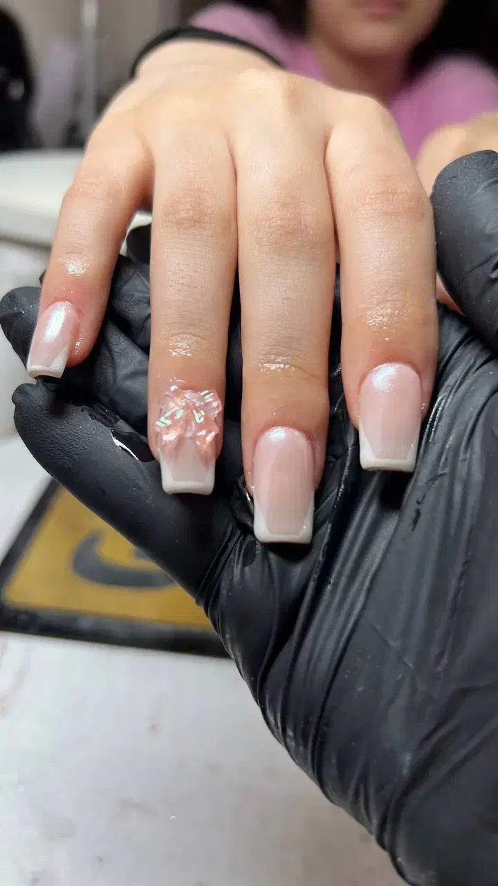 اموزش وکاشت ناخن تمیز و حرفه ای|خدمات آرایشگری و زیبایی|قزوین, |دیوار