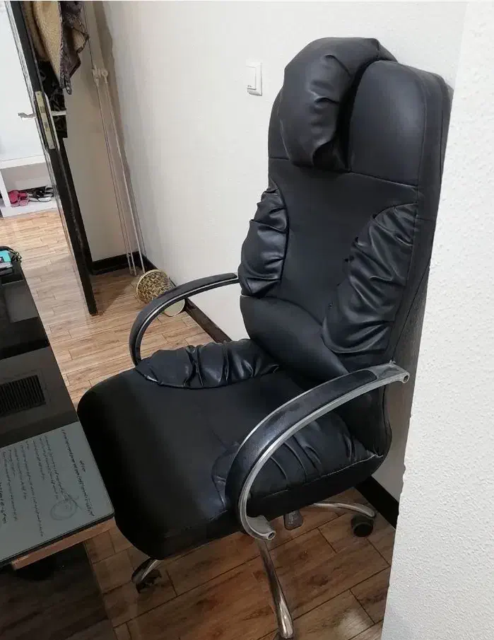 صندلی مدیریتی تمام چرم|صندلی و نیمکت|شاهین‌شهر, مخابرات (شهید بهشتی)|دیوار