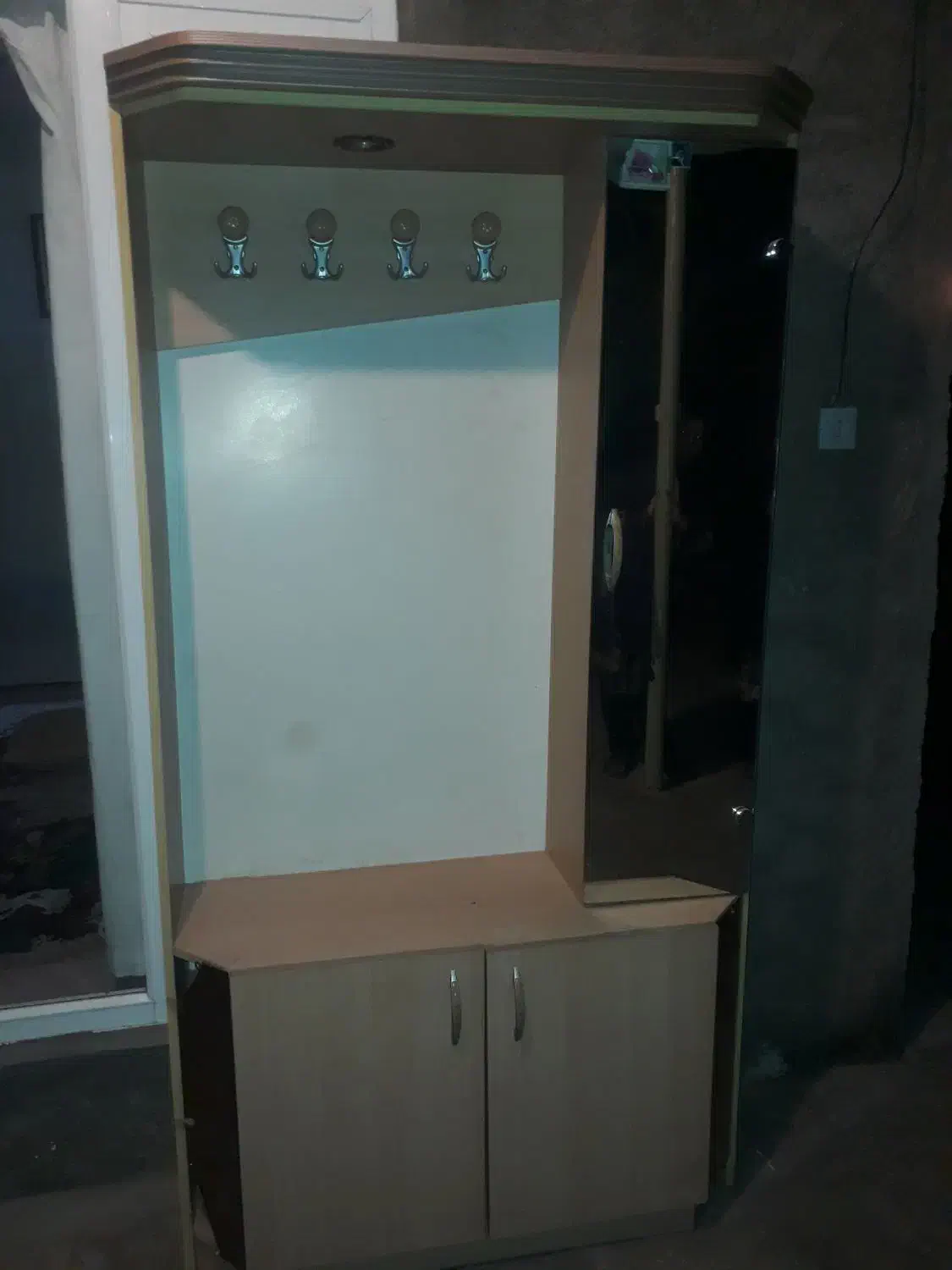 دراور|جاکفشی، کمد، دراور|نیمبلوک, |دیوار