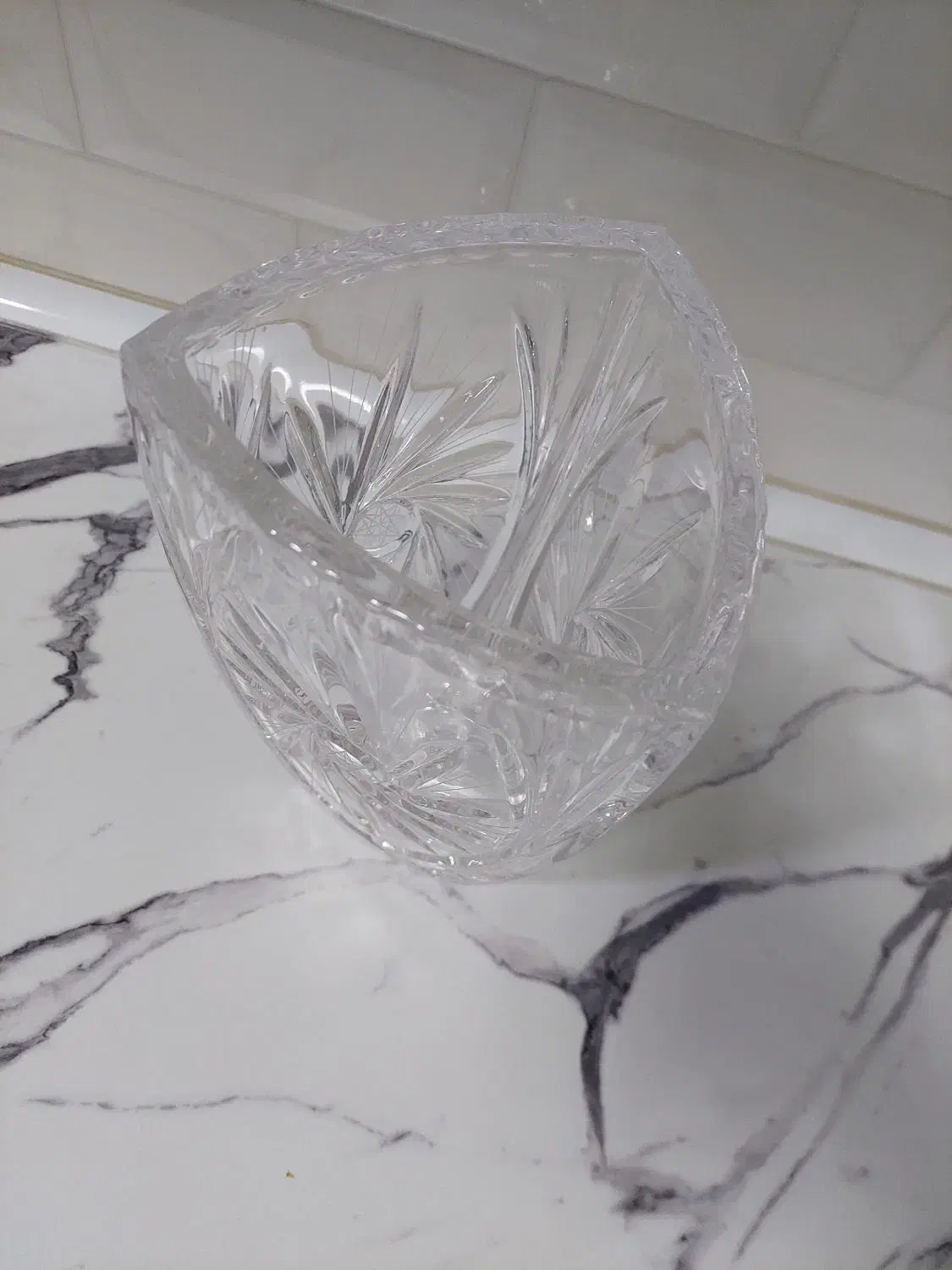 گلدان کریستال سه گوش جی سی سی|صنایع دستی و سایر لوازم تزئینی|نظرآباد, نظرآباد|دیوار