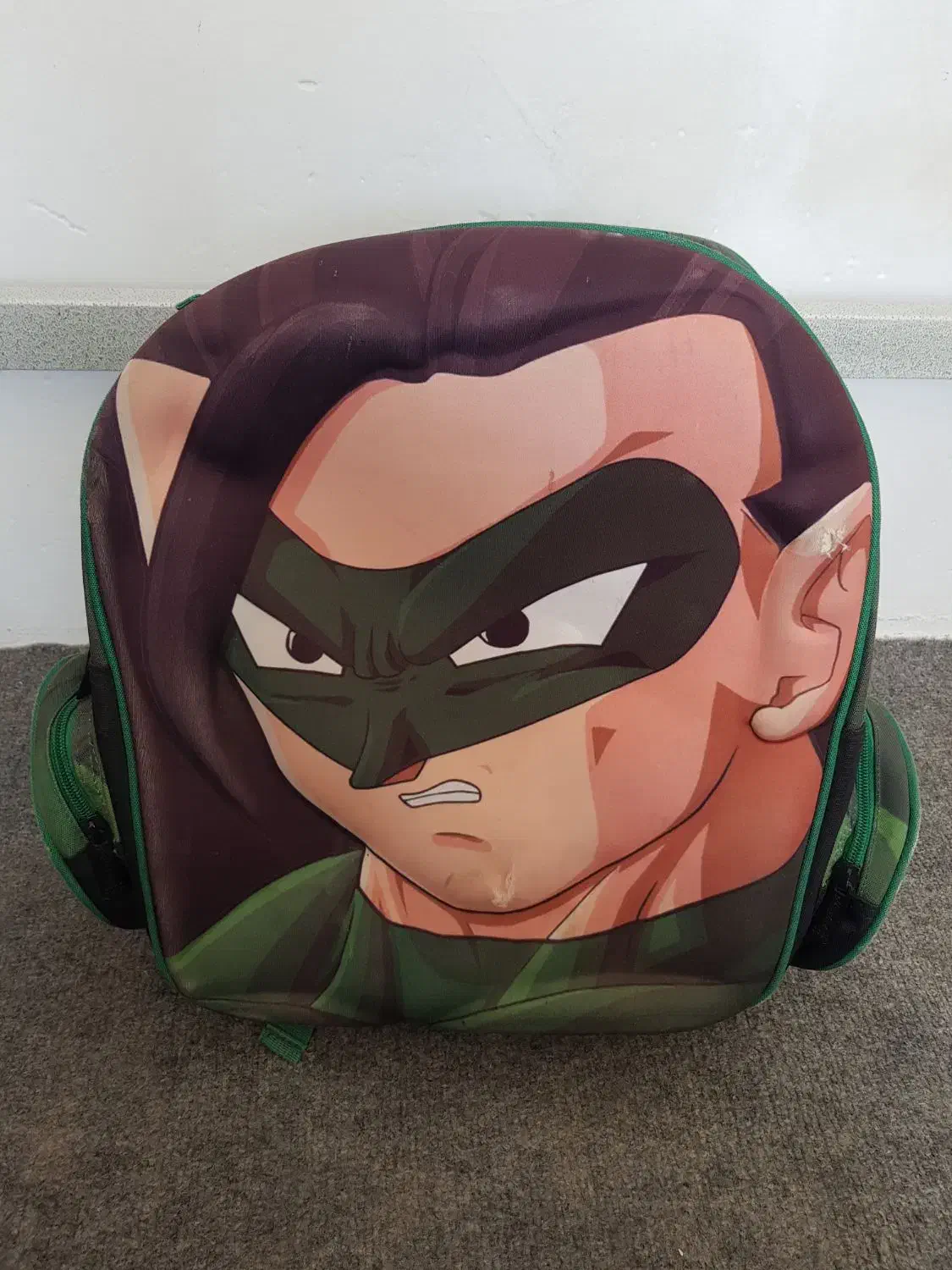 کیف مدرسه|کیف، کفش، کمربند|اسفراین, |دیوار