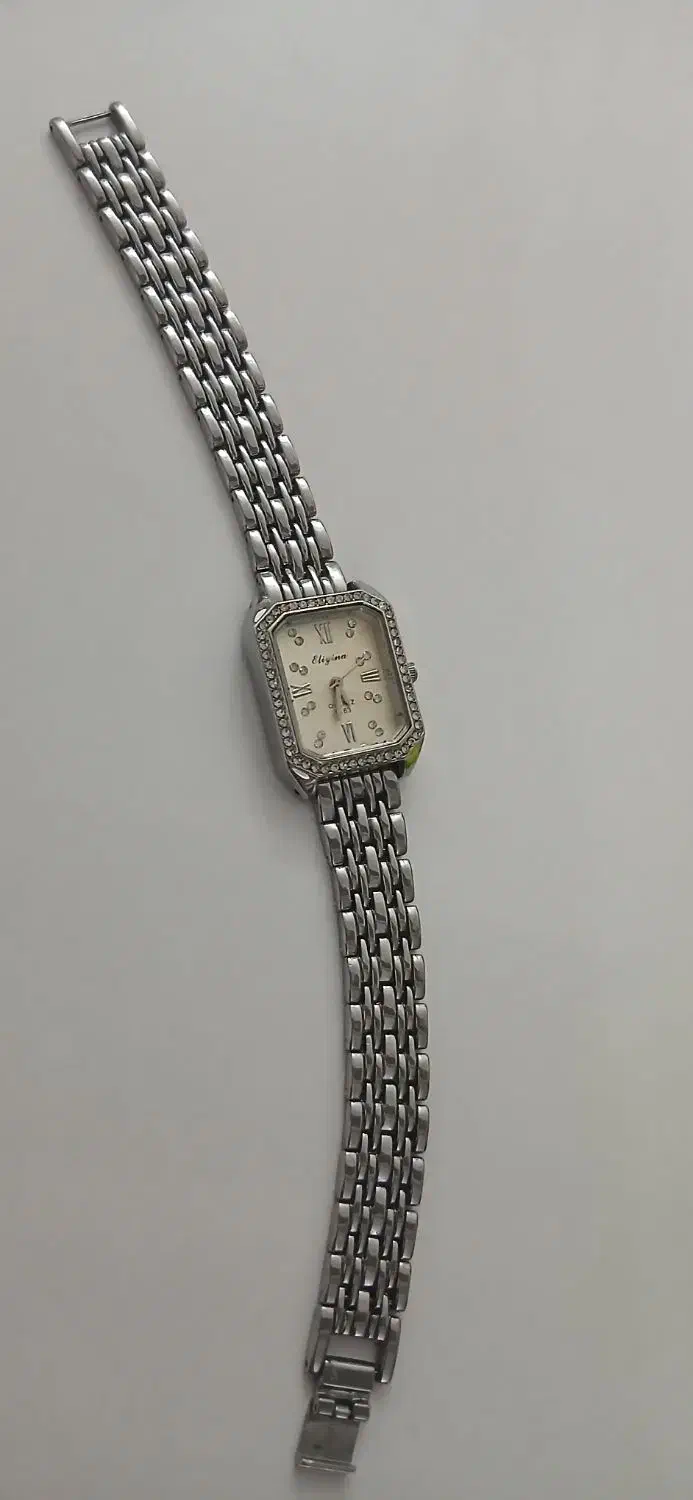 ساعت|ساعت|صدرا-فارس, فاز ۱|دیوار