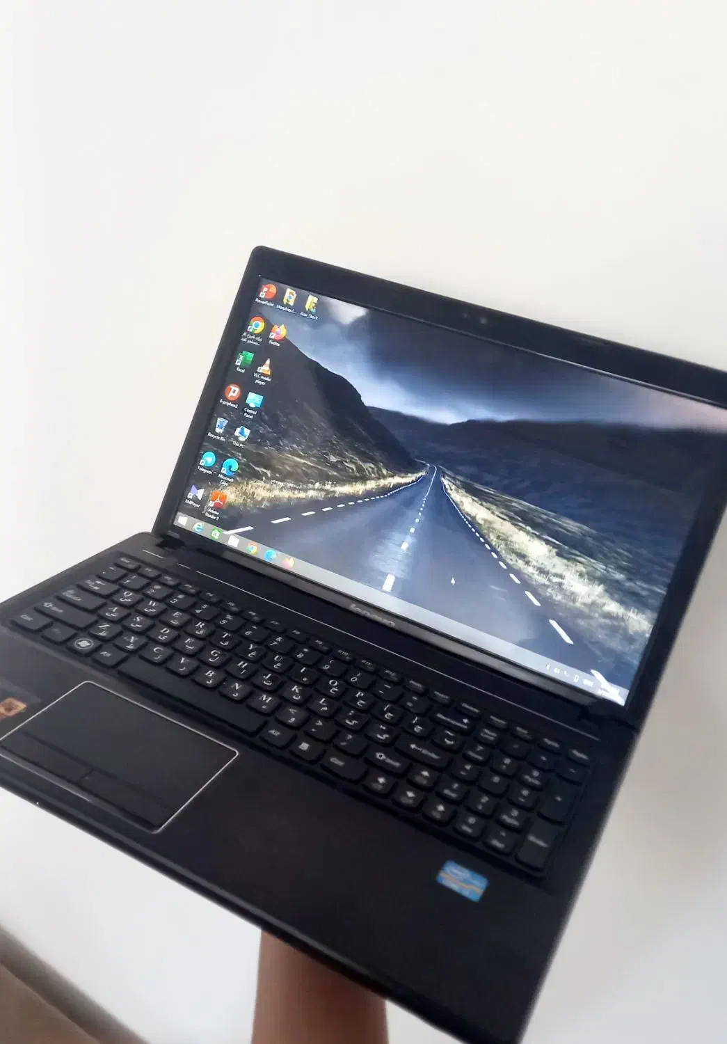 لپ تاپ|رایانه همراه|خوی, |دیوار