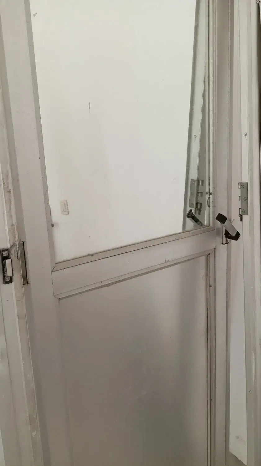 درب آلومینیومی فوری|مصالح و تجهیزات ساختمان|یزد, |دیوار