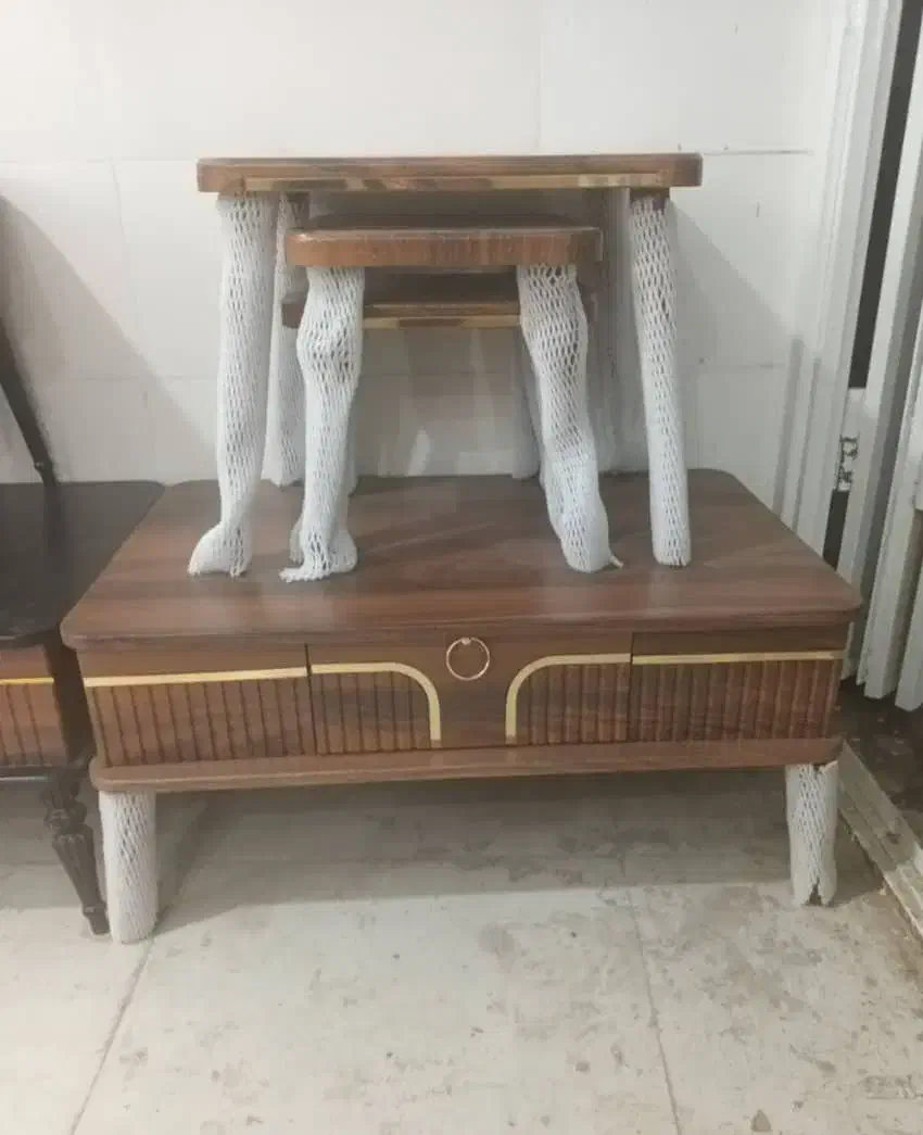 جلومبلی و عسلی ۴ تیکه|مبلمان خانگی و میز عسلی|اهواز, کوی علوی|دیوار