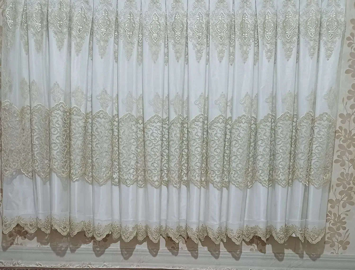 پرده بسیار   نو   2  متر در 155|پرده، رانر، رومیزی|تهران, بهداشت|دیوار