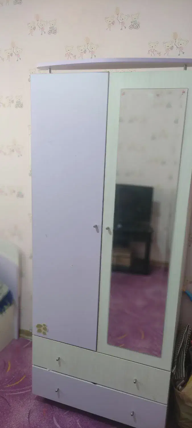 کمد ، تخت ،دکور|تخت و سرویس خواب|کاشان, شهرک خاتم الانبیا (مسکن ملی کاشان)|دیوار