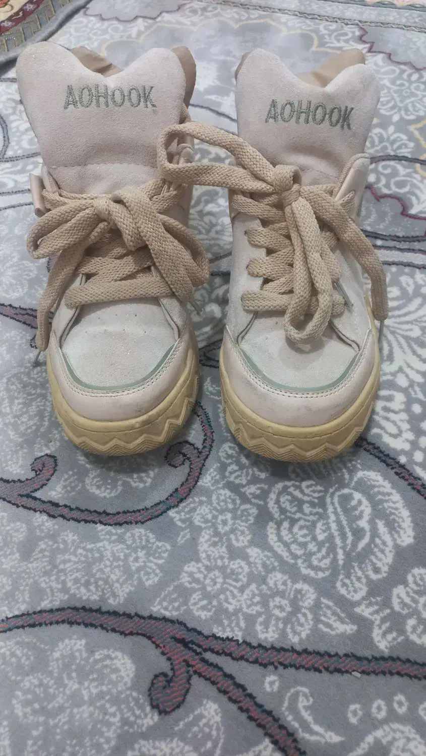 کفش سایز ۳۷|کیف، کفش، کمربند|صحنه, |دیوار