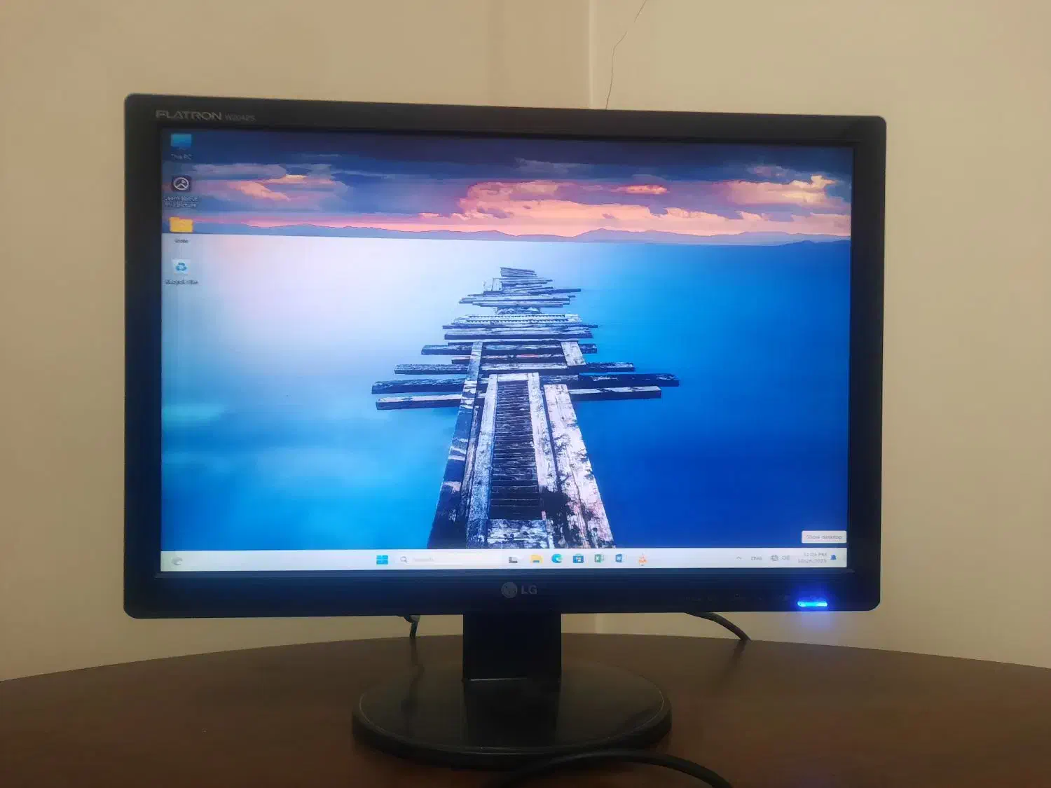 مانیتور الجی واید ۲۰ اینچ w2042s|قطعات و لوازم جانبی رایانه|مشهد, شهرک رازی (شهرک غرب)|دیوار