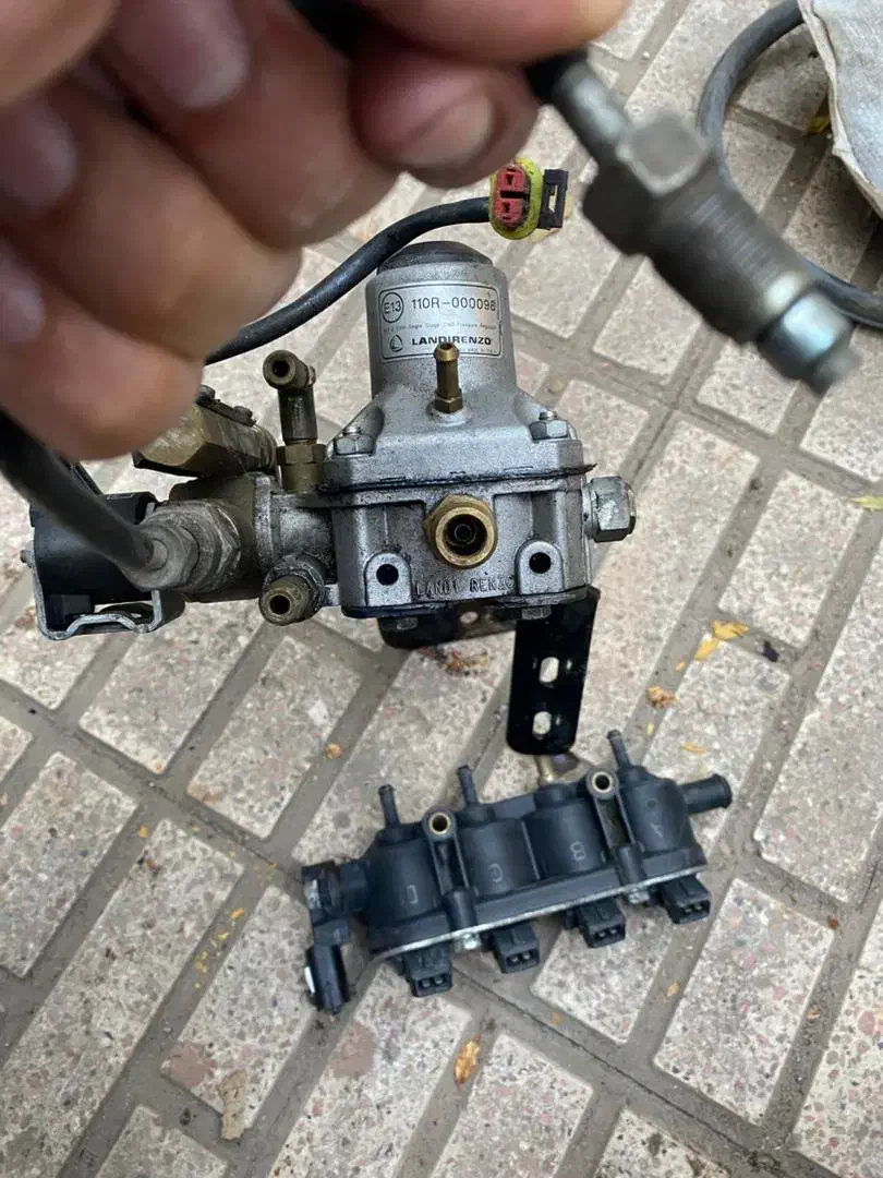 ژگلاتور و سوزن کارخانه ایتالیابرند لندزیرو|قطعات یدکی و لوازم جانبی|اسکو, |دیوار