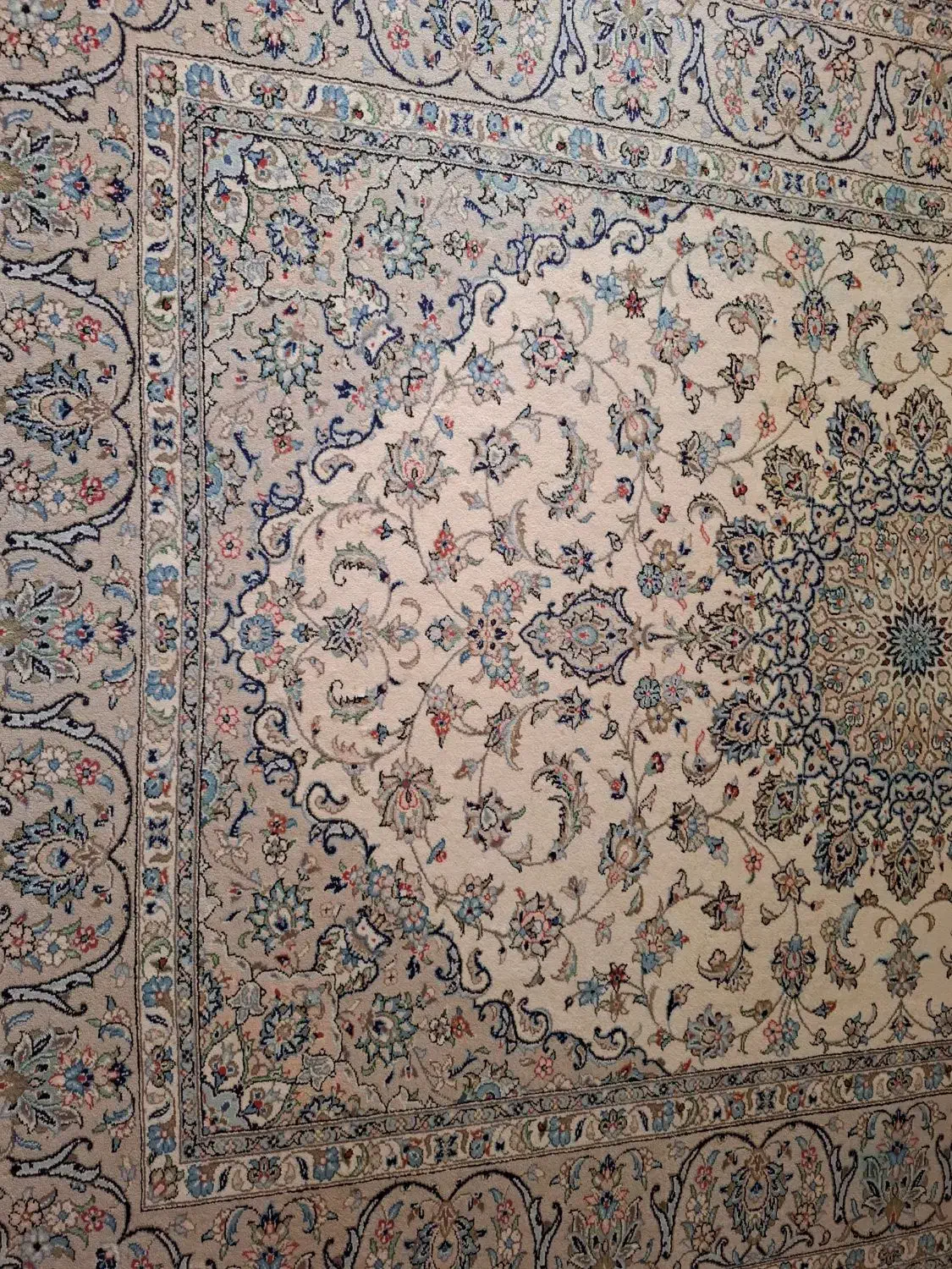 فرش دستباف۹متری نائین در حد بسیار نو و سالم|فرش|اصفهان, برازنده|دیوار