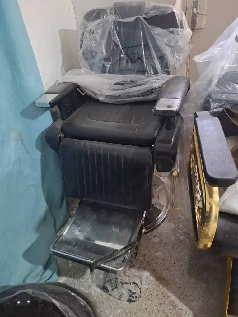 صندلی سالنی|آرایشگاه و سالن‌های زیبایی|بندر گناوه, |دیوار