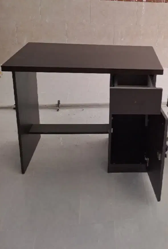 فروش میز کامپیوتر و تحریر تمییز و درحدنو|میز تحریر و کامپیوتر|علی‌آباد کتول, |دیوار