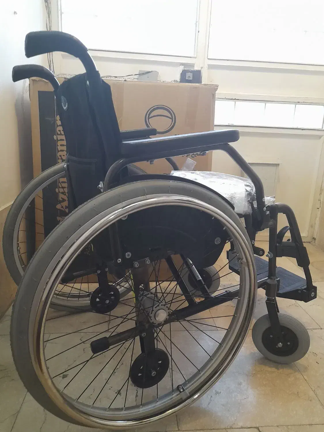 ویلچر آکبند نو سایز ۴۳ نو نو آکبند|آرایشی، بهداشتی، درمانی|ارومیه, |دیوار