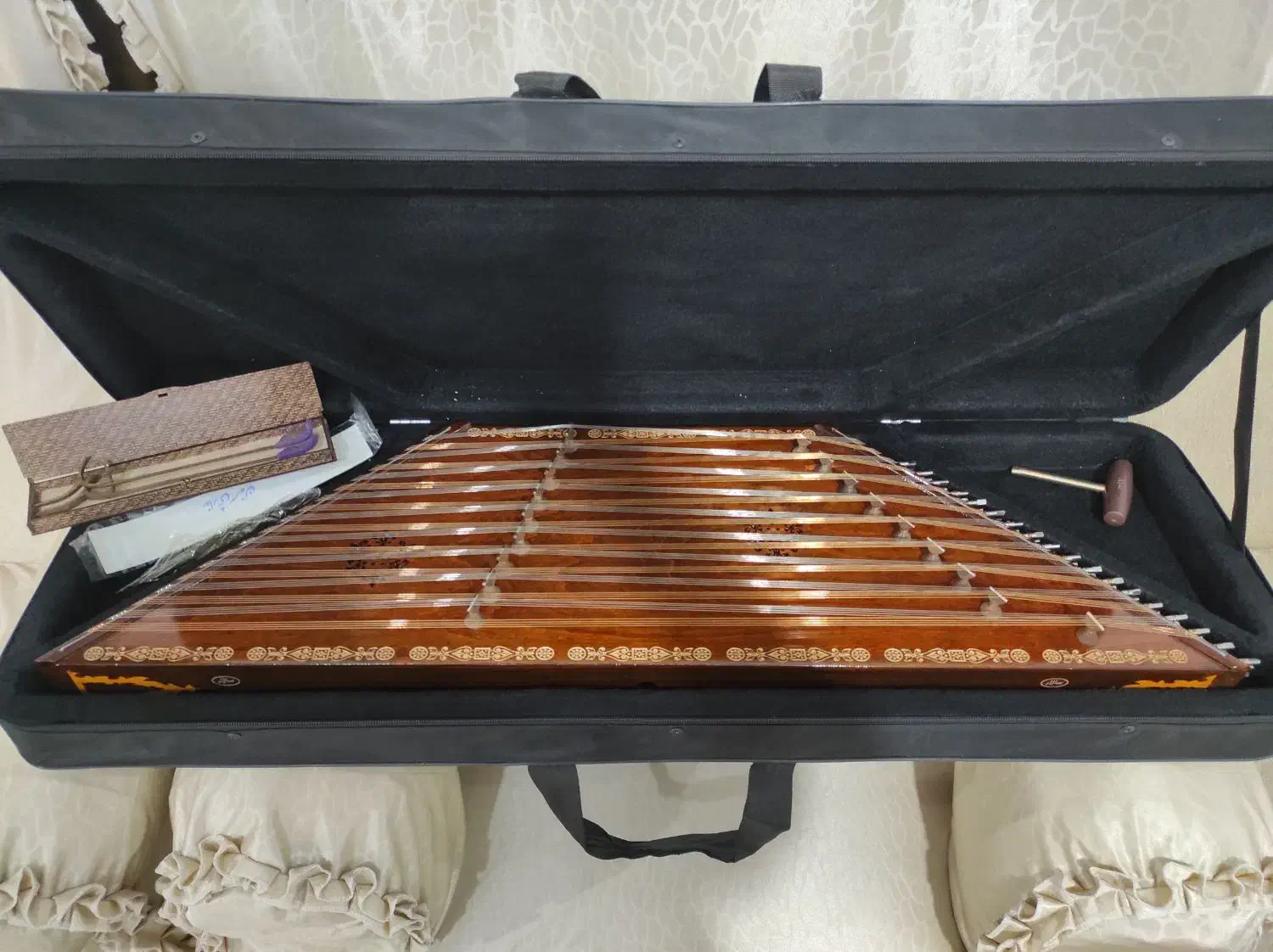 سنتور دو مهر|سازهای سنتی|بوکان, |دیوار