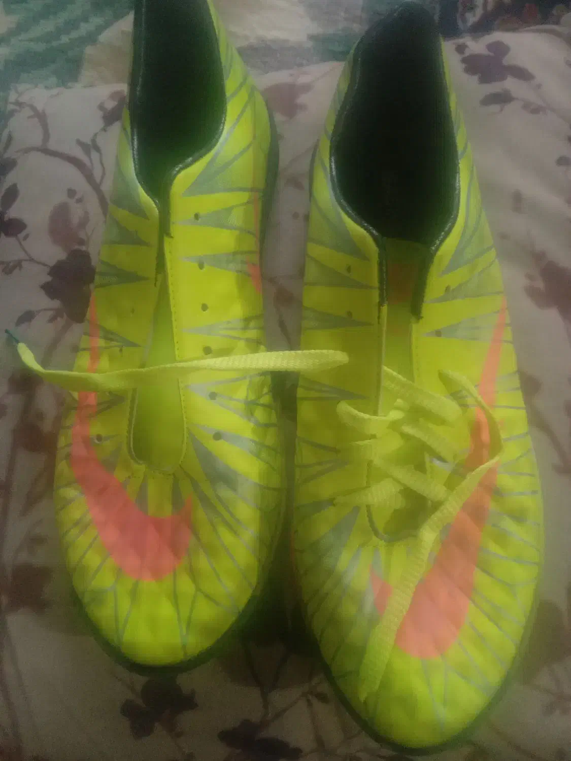 کفش فوتسال|کیف، کفش، کمربند|ارومیه, |دیوار