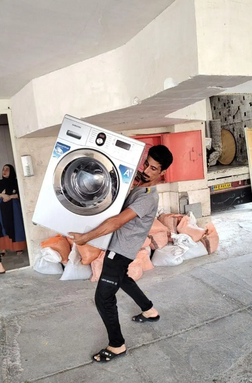 باربری و شرکت بزرگ* رسالت بار * حمل اثاثیه  کل قم|خدمات حمل و نقل|قم, پردیسان|دیوار