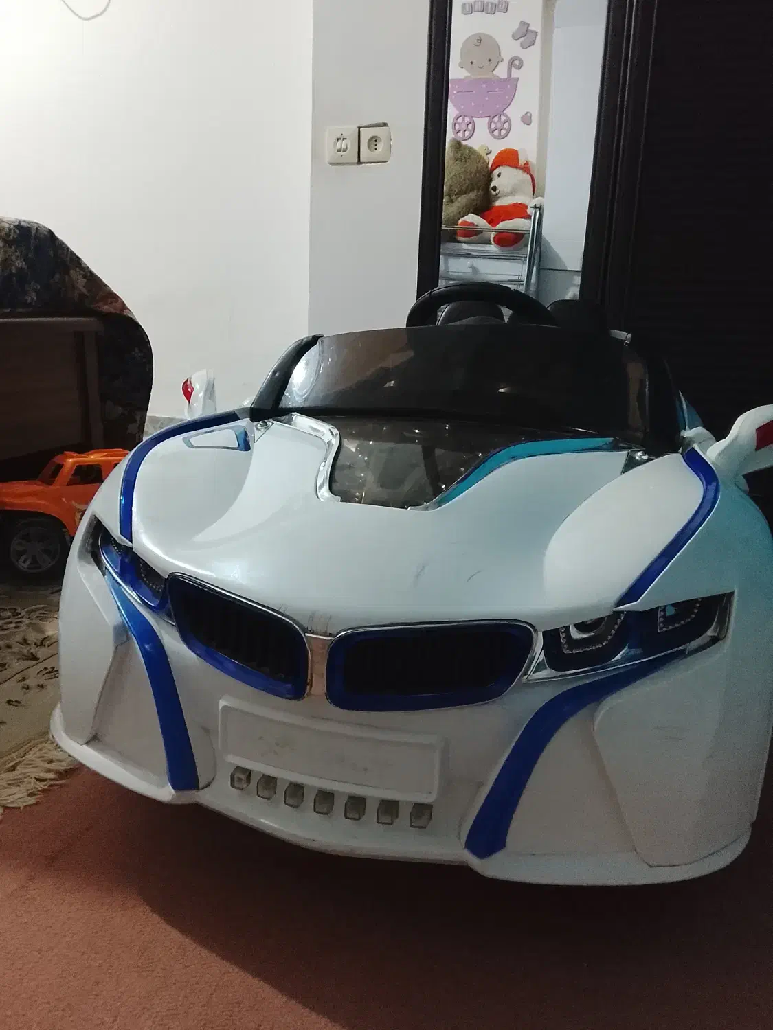 ماشین شارژی|اسباب‌بازی بچه|هشتگرد, هشتگرد قدیم|دیوار