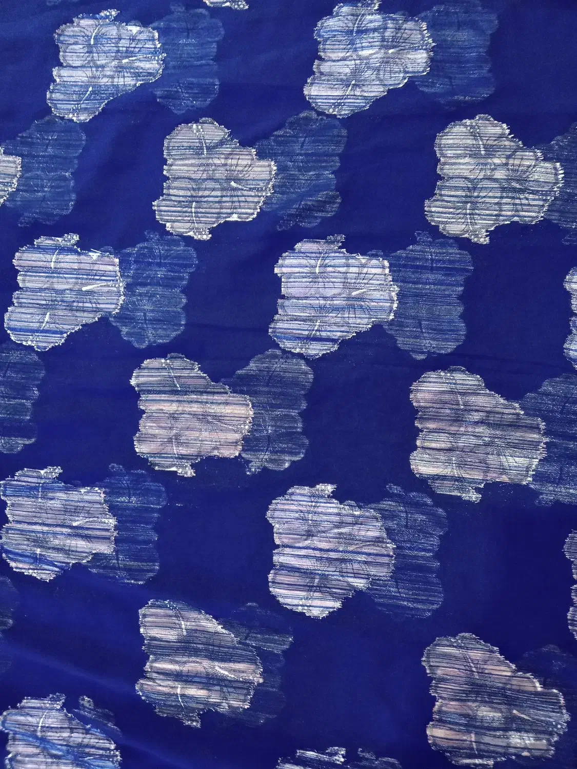 پارچه دوخته نشده وتعدادی وسایل فروشی|لباس|جوانرود, |دیوار