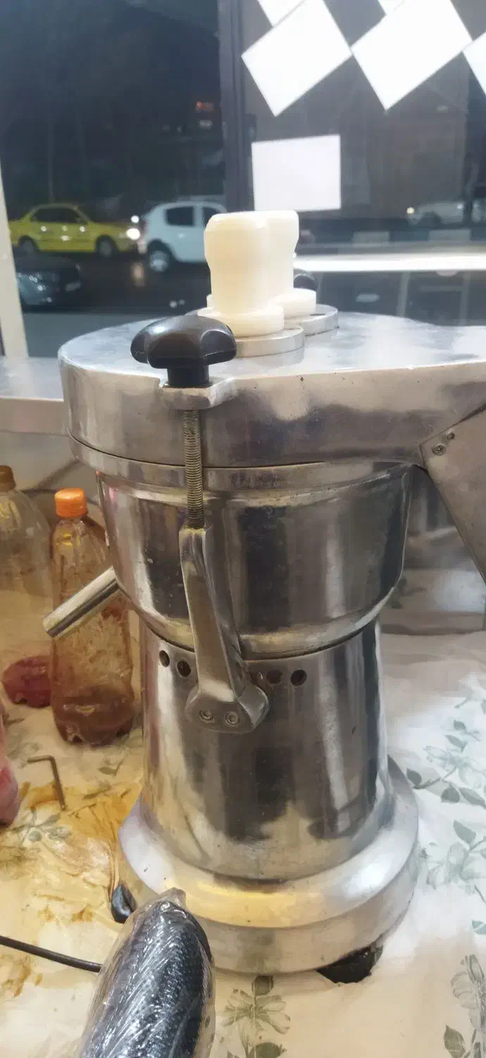 آب هویج وسیب گیری|آبمیوه‌گیر و آب‌مرکبات‌گیر|تهران, بهداشت|دیوار