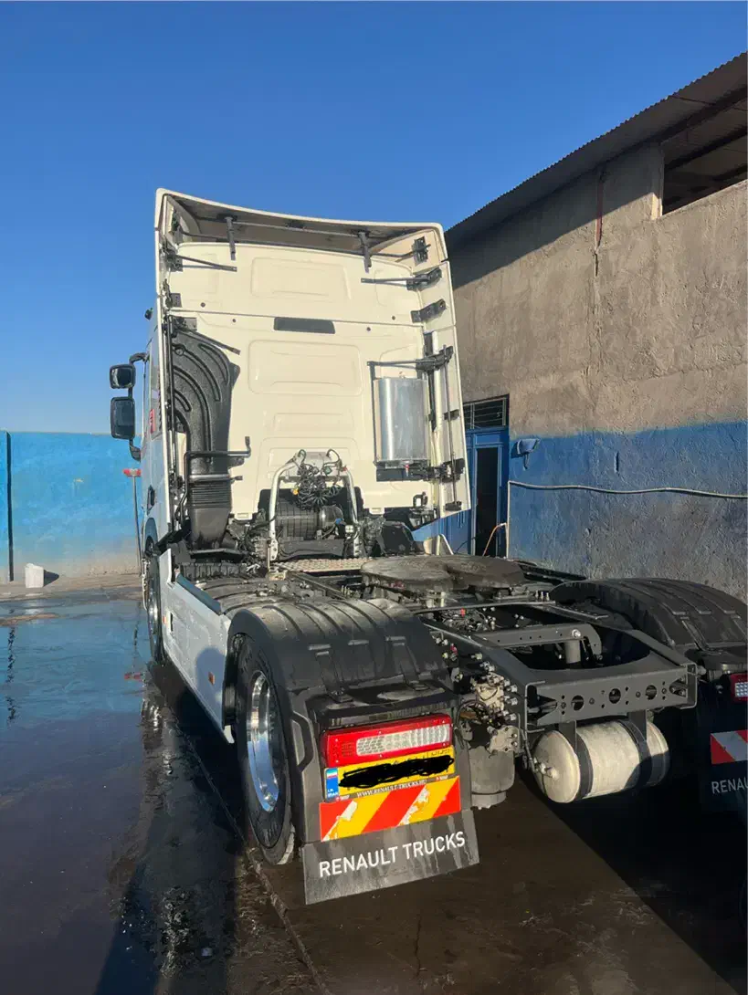 رنو تی ۵۲۰ مدل ۲۰۲۱|خودرو سنگین|سیرجان, |دیوار